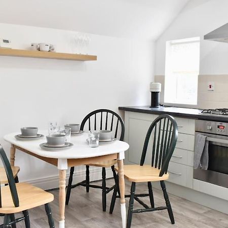 2 Bedroom Apartment In Гейтсхед Екстериор снимка